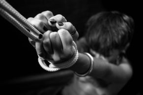 Tying and Restraining (Not Just) with Rope During Bedroom Play = A GUIDE