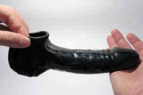 Wrapped in Black Latex – Penis Sleeve REVIEW
