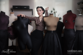 Wearing corsets and garter belts brings back a sense of allure – AN INTERVIEW with corset maker Riwa Nerona
