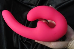 It pulls better with two… and vibrates! REVIEW of the Sharevibe clip-on dildo