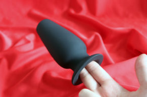 XL-sized silicone anal tunnel – can I handle it? REVIEW